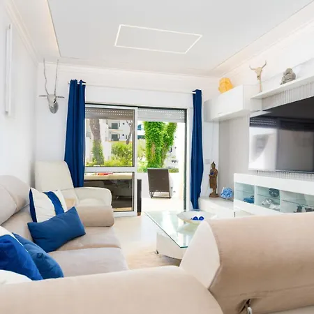 Lounge Garden Apartment